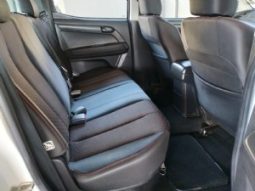 Isuzu D-Max full