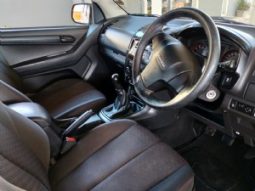 Isuzu D-Max full