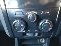 Isuzu D-Max full
