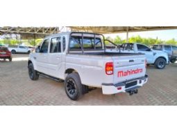 Mahindra Pik Up full