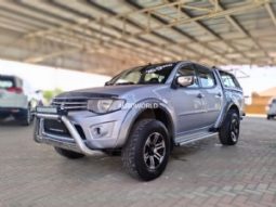 Mitsubishi Triton full