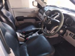 Mitsubishi Triton full