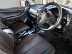 Isuzu D-Max full