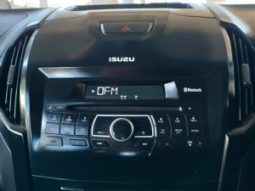 Isuzu D-Max full
