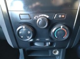 Isuzu D-Max full
