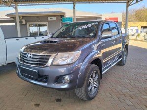 Toyota Hilux full