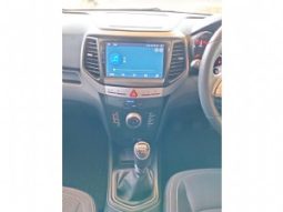 Mahindra XUV300 full