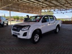 Isuzu D-Max full