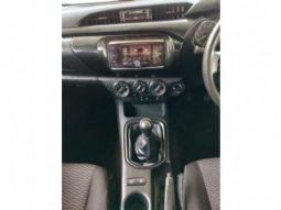 Toyota Hilux full