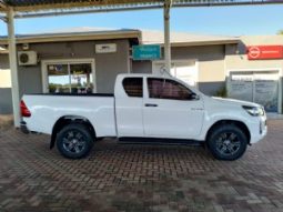 Toyota Hilux full