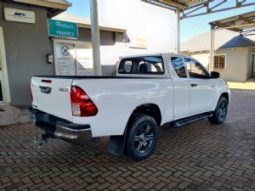 Toyota Hilux full