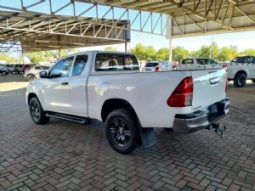 Toyota Hilux full