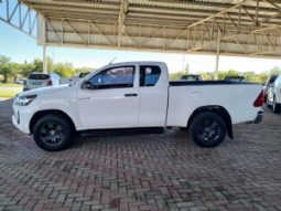 Toyota Hilux full