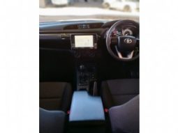Toyota Hilux full