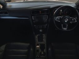 Volkswagen Golf full