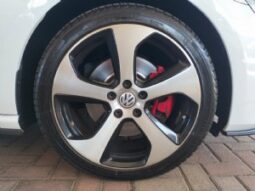 Volkswagen Golf full