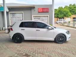 Volkswagen Golf full